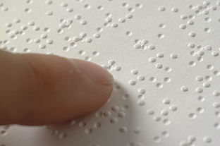 312px-Braille_closeup